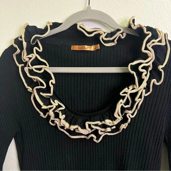 Belldini ribbed knit ruffle neck black cream trim scoop neck long sleeve top Med - Picture 2 of 8